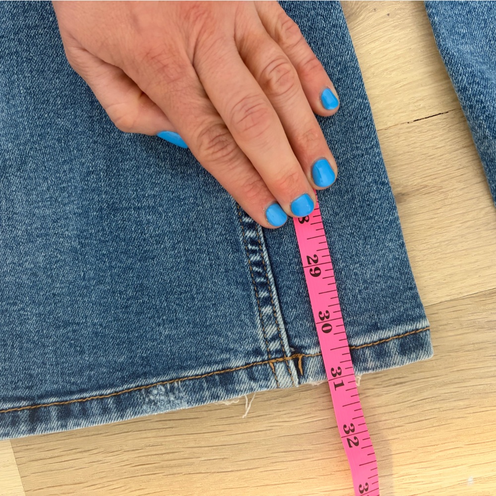 Free People We The Free CRVY Flare Jeans Size 29 Medium Wash Denim - Picture 6 of 6